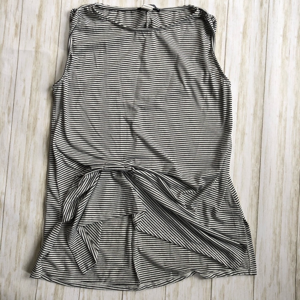 💚Attitude Unknown sleeveless top